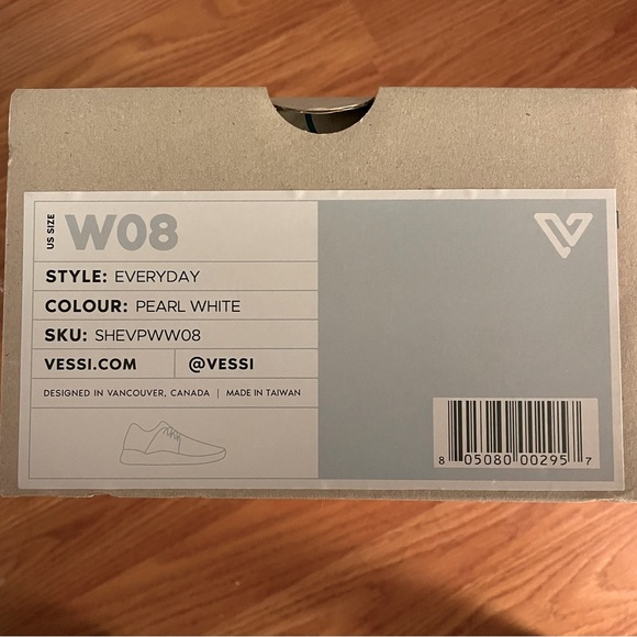 LIKE-NEW Vessi Everyday Waterproof Sneaker - Picture 3 of 10